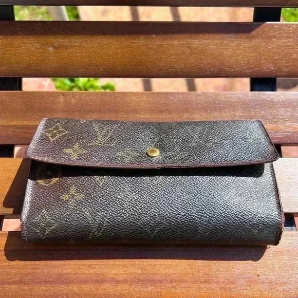Louis Vuitton Handbags - Louis Vuitton Sarah Wallet